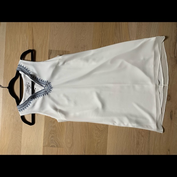 BCBG White with blue embroidery dress - Picture 3 of 5